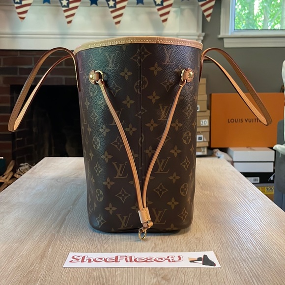 Louis Vuitton 2022 Monogram Neverfull MM 🍒Cerise Lining🍒PRISTINE🍒RFID Chipped - Picture 3 of 11
